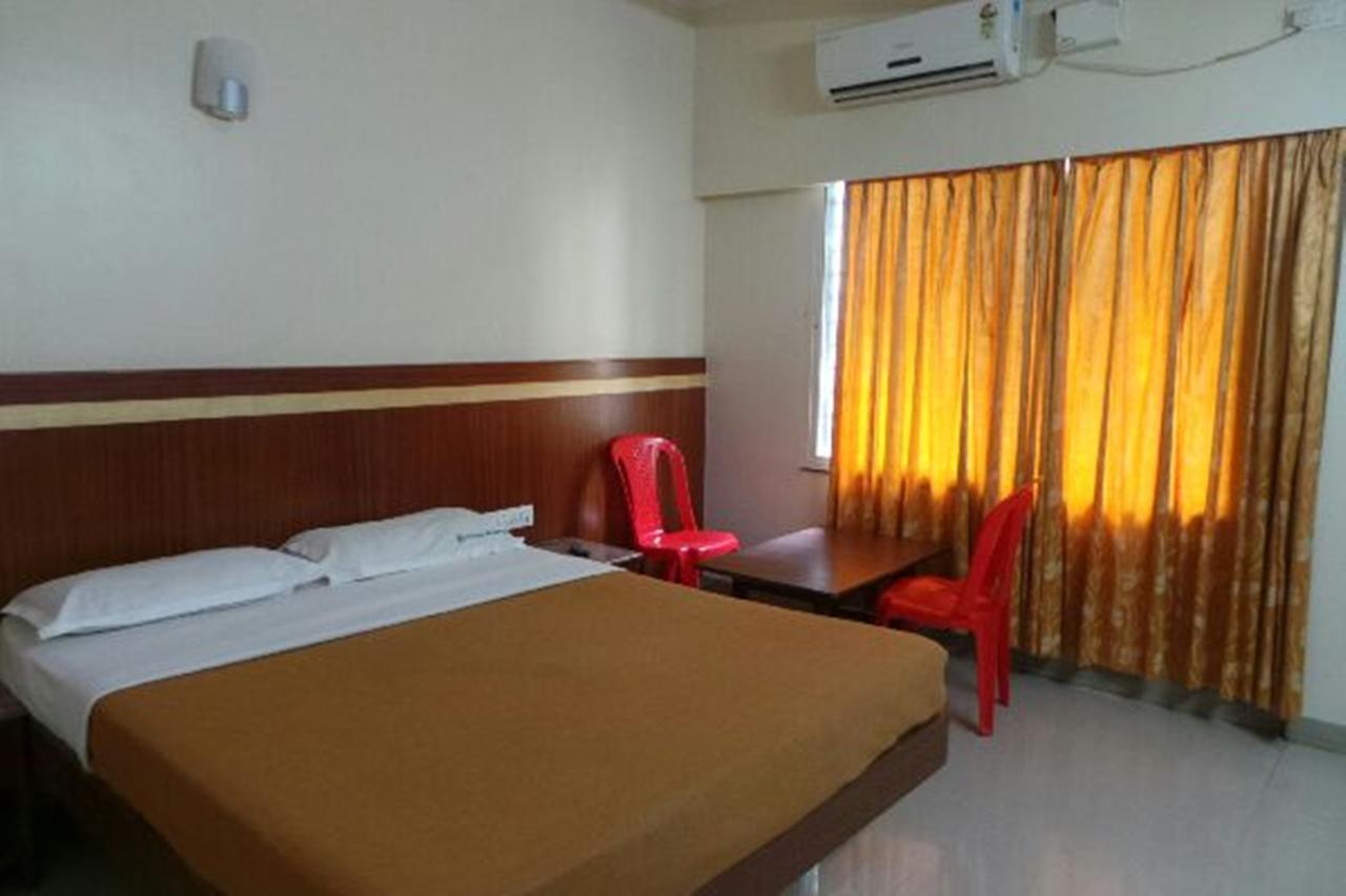 Mlc Gateway Deluxe Inn Bangalore Bagian luar foto