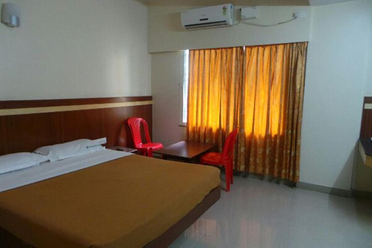 Mlc Gateway Deluxe Inn Bangalore Bagian luar foto