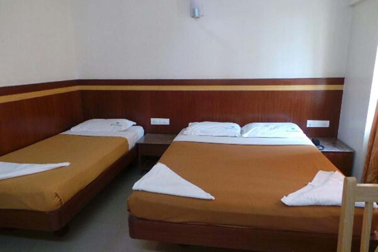 Mlc Gateway Deluxe Inn Bangalore Bagian luar foto