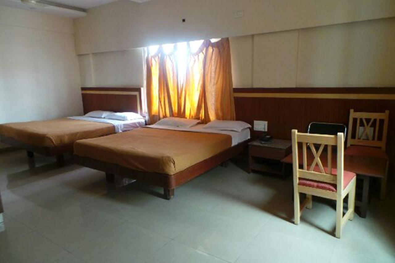Mlc Gateway Deluxe Inn Bangalore Bagian luar foto