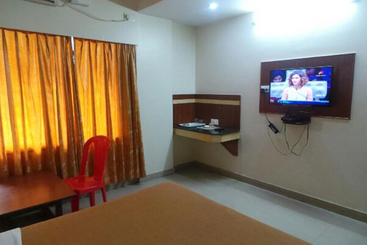 Mlc Gateway Deluxe Inn Bangalore Bagian luar foto
