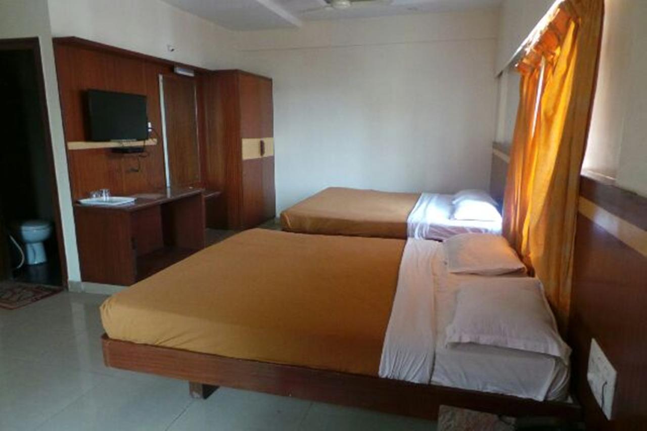 Mlc Gateway Deluxe Inn Bangalore Bagian luar foto