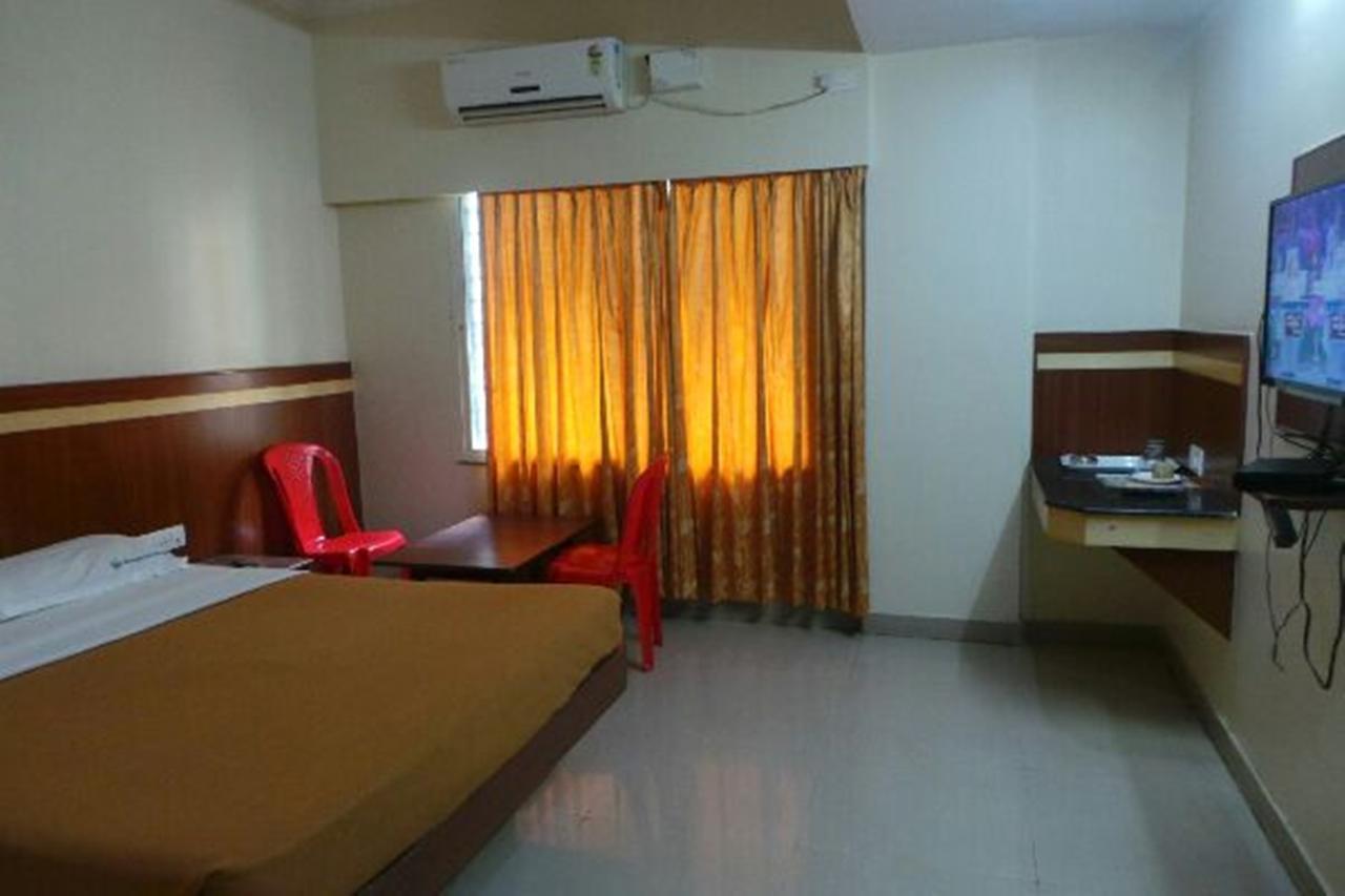 Mlc Gateway Deluxe Inn Bangalore Bagian luar foto
